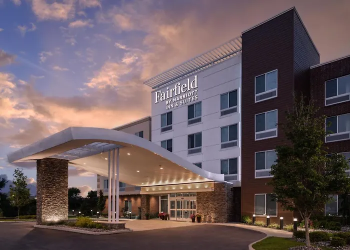Fairfield Inn & Suites By Marriott Cleveland Tiedeman Road