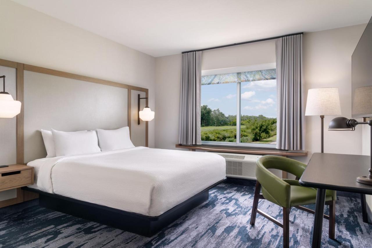 Fairfield & By Marriott Cleveland Tiedeman Road Hotel